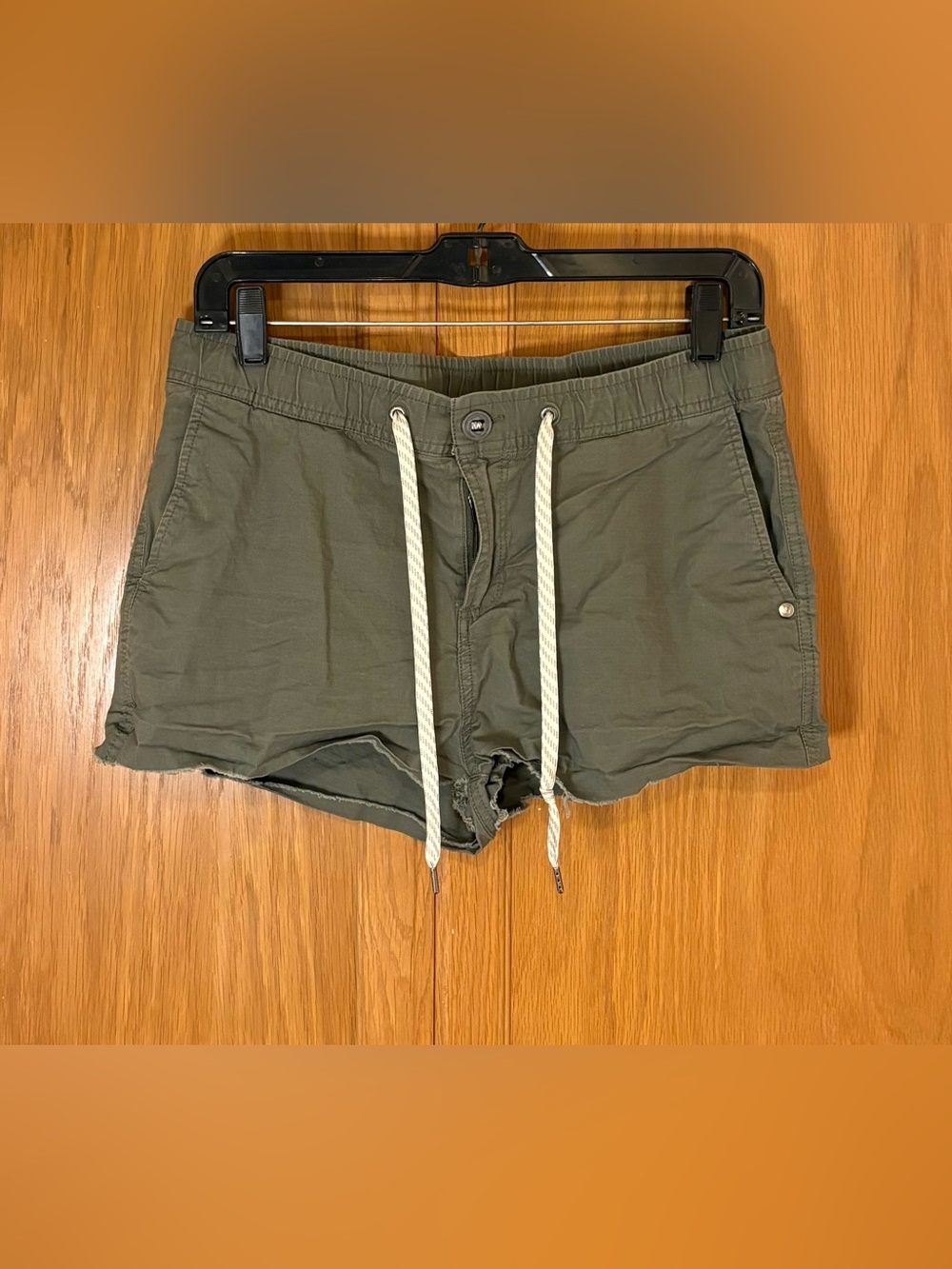 Vuori Ripstop Frayed Hem Cut Off Shorts Size M